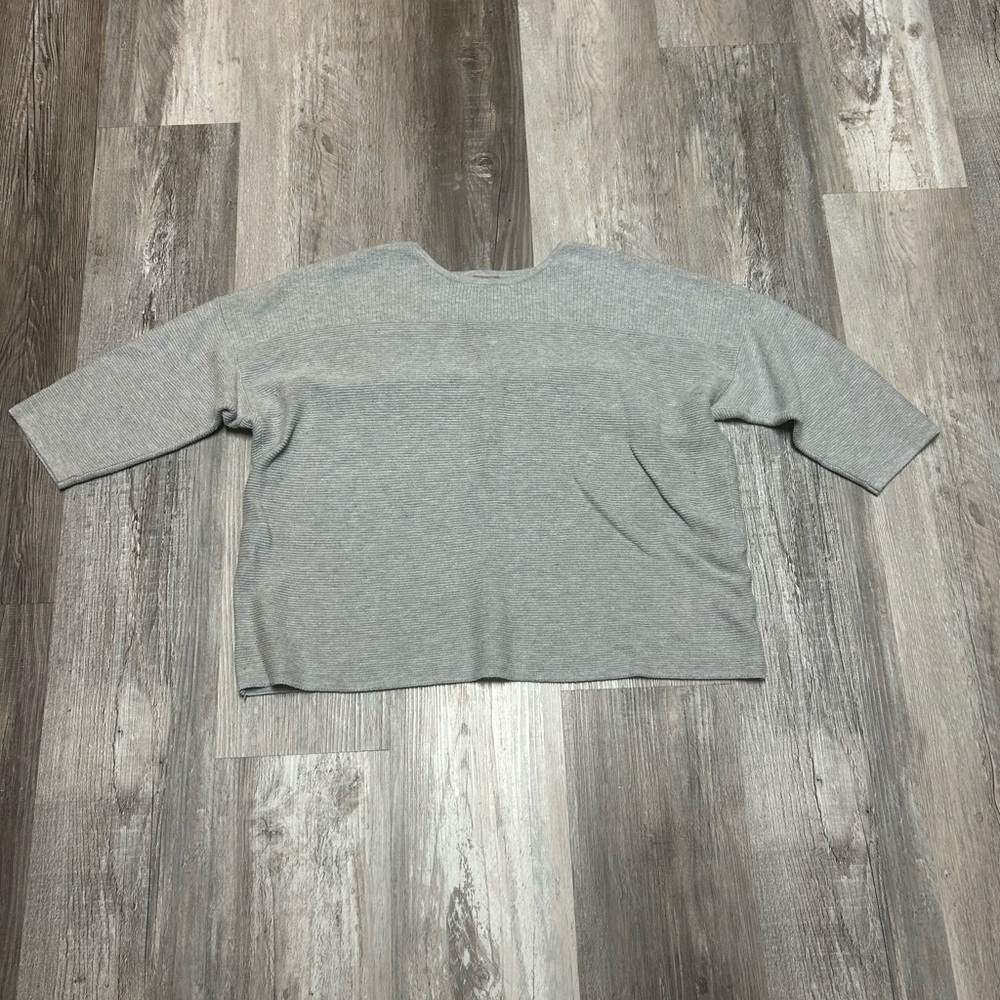 Women’s Chico’s Gray Sweater Size 2